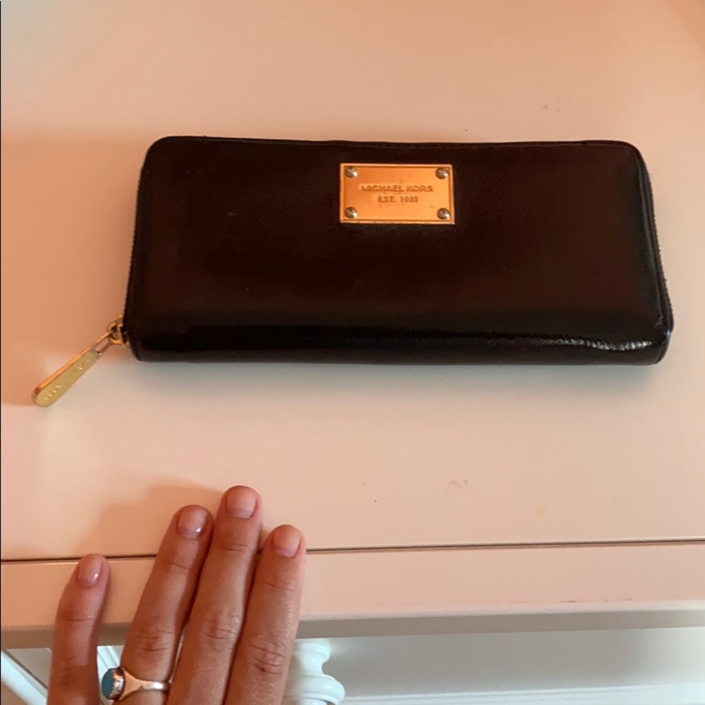 Black Michael Kors wallet